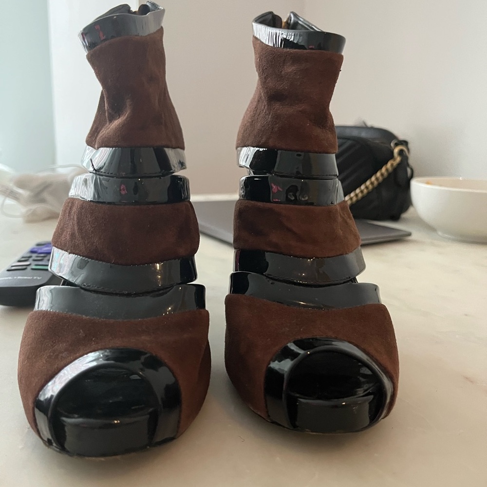Tory Burch Heals